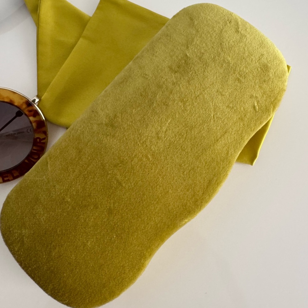 Gucci Oversized Gold and Brown Sunglasses with Tortoiseshell Frame - Picture 4 of 13